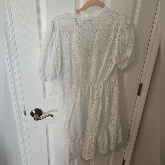 Jcrew White Eyelet Short Sleeve Dress - Lightweight Summer Style - Picture 3 of 5